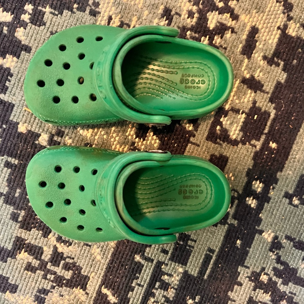Green Toddler Crocs Size 6